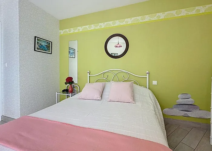 Sel Et Pins By Interhome *